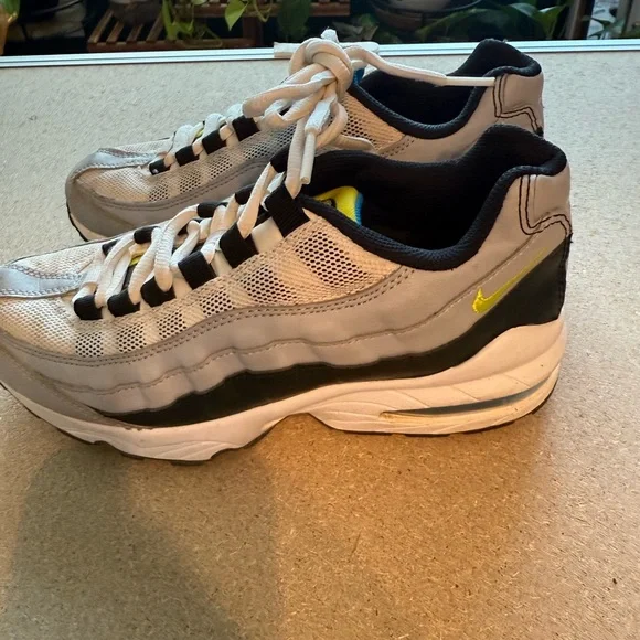 Nike AirMax kids Gray and Black Sneakers - Picture 3 of 5